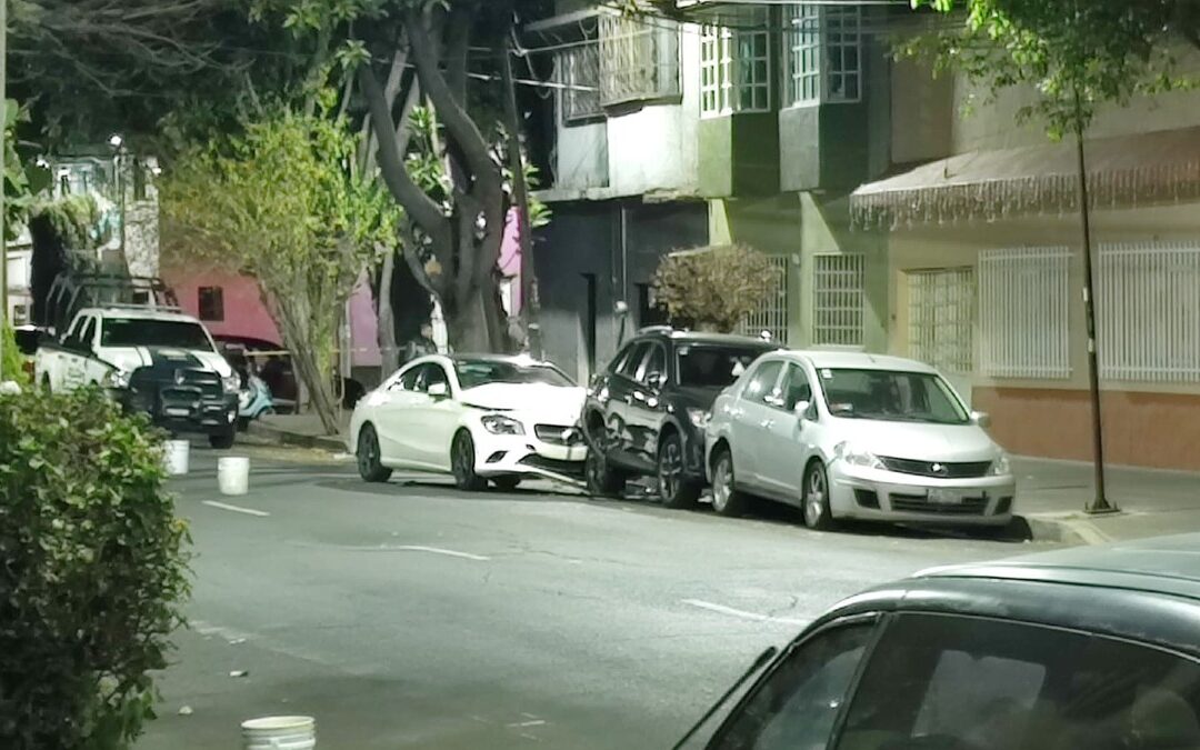 Atentado a balazos en auto de lujo en Venustiano Carranza: Conductor fallece