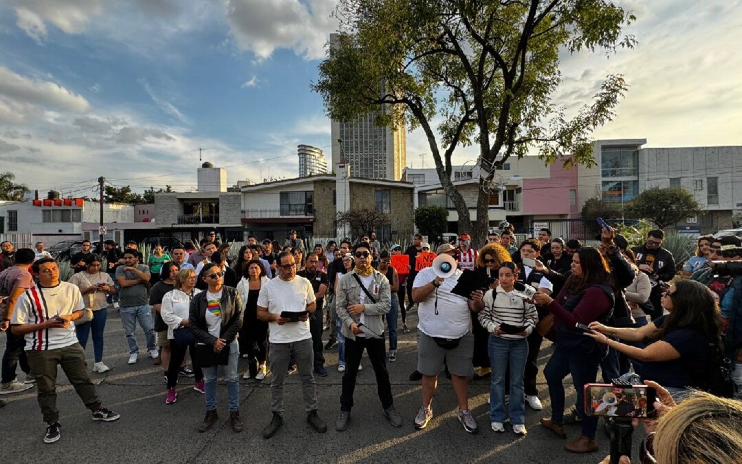 FEU y Asociaciones Civiles Entregan Pliego Petitorio Contra el Aumento del Transporte Público en Orlando