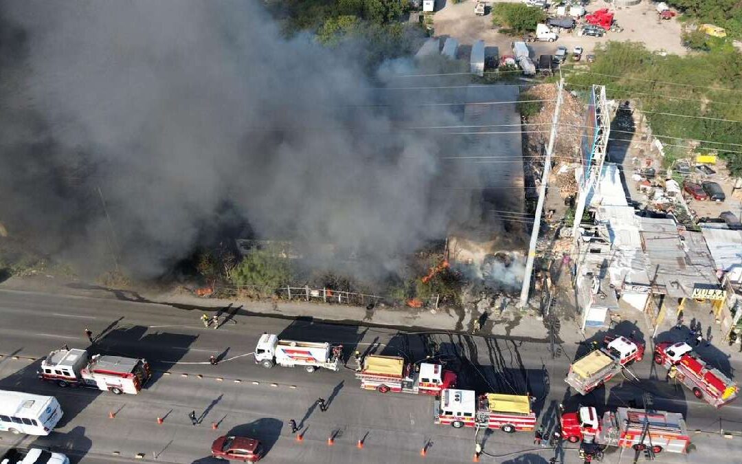 Incendio en Monterrey: Almacén en Llamas Provoca Urgente Movilización de Bomberos