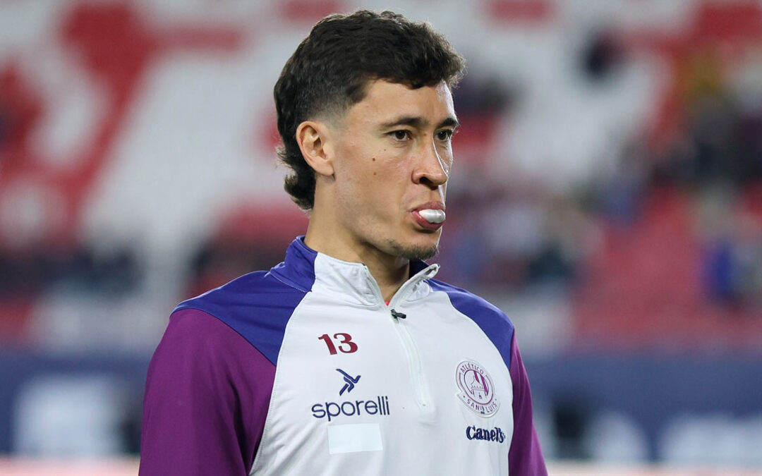 ¡Aficionados del América Celebran con Memes la Posible Llegada de Dourado!