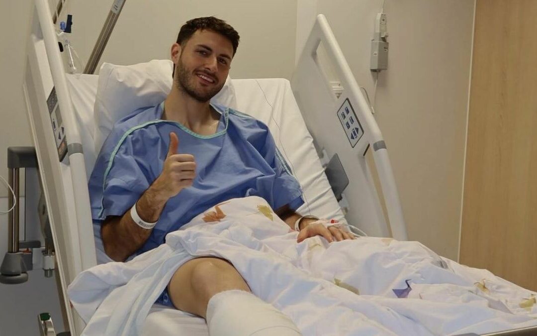 Santiago Giménez: El Milan Confirma la Duración de su Baja por Lesión