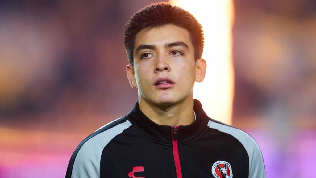 Gilberto Mora: La Joya del Fútbol Mexicano que Loco Abreu Promueve en Uruguay