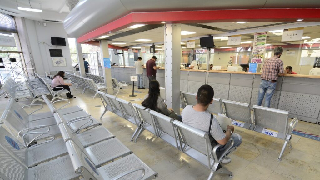 Guadalajara: Caos en el Primer Día del Pago Predial por Fallas de Servicio