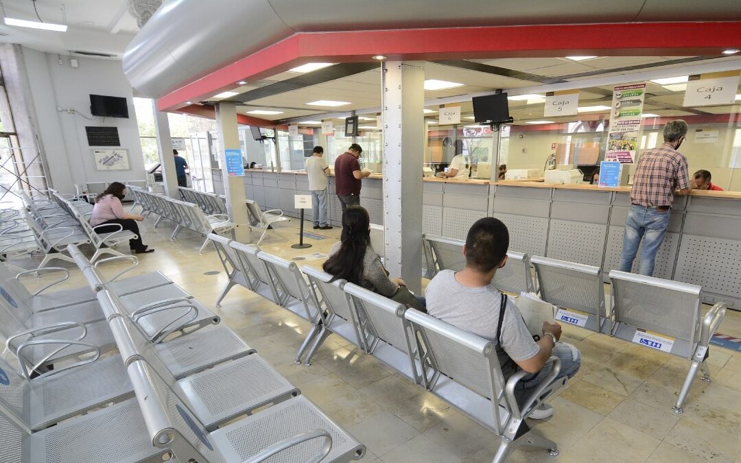 Guadalajara: Caos en el Primer Día del Pago Predial por Fallas de Servicio