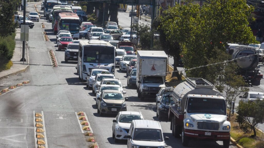 Hoy No Circula: Descubre qué Autos Tienen Descanso en CdMx y Edomex Este Sábado