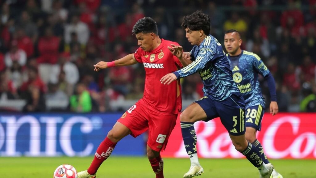América Estudia un Intercambio con Toluca para Refuerzo en el Lateral Derecho: ¿Se Va Kevin Álvarez?