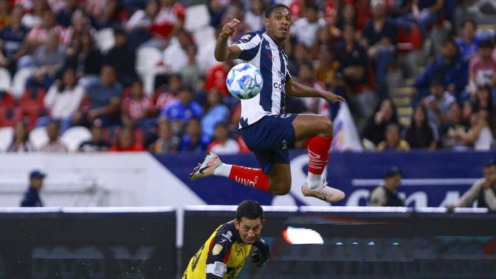 Anthony Martial Brilla con su Primer Gol en Rayados durante la Copa Pacifica