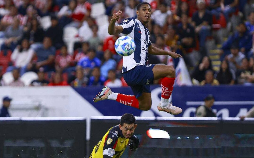 Anthony Martial Brilla con su Primer Gol en Rayados durante la Copa Pacifica