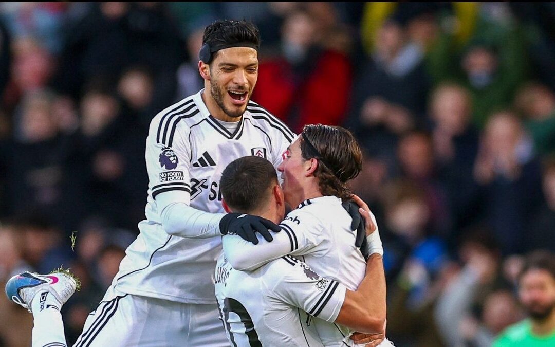 Increíble asistencia de Raúl Jiménez en la Premier League contra Liverpool