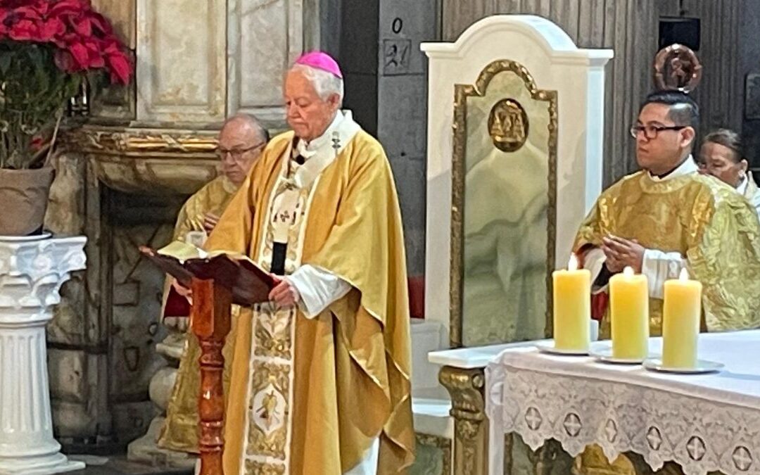 Arzobispo de Puebla Clama por Paz en el Día de Reyes y Recuerda a las 14 Víctimas del Descarrilamiento del Tren