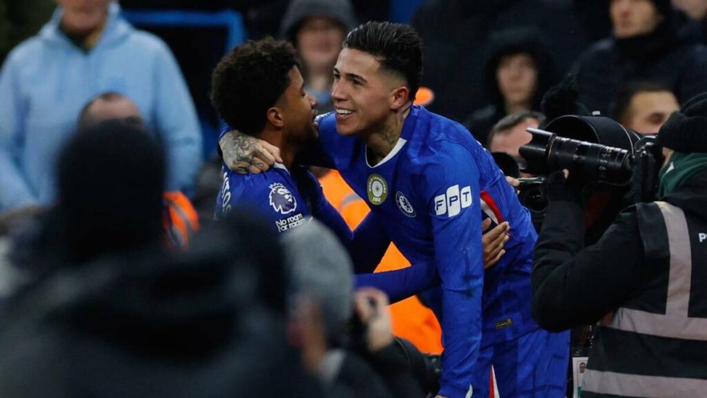 Enzo Fernández Salva al Chelsea con Empate Dramático Frente al Manchester City