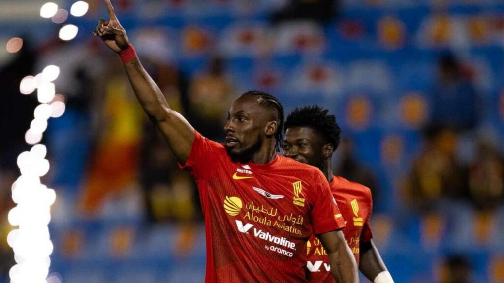 Julián Quiñones Anota en Solo 15 Segundos con Al-Qadisiyah FC