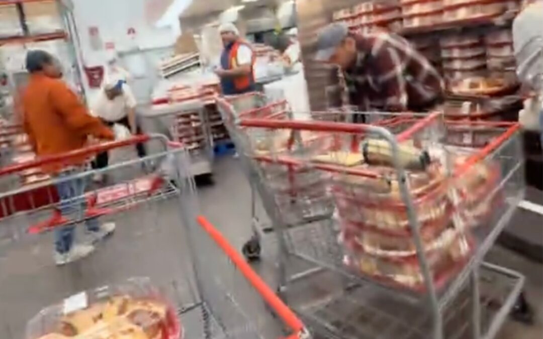 Compradores Compulsivos se Lanzan a la Locura por Roscas de Reyes en Costco Guadalajara