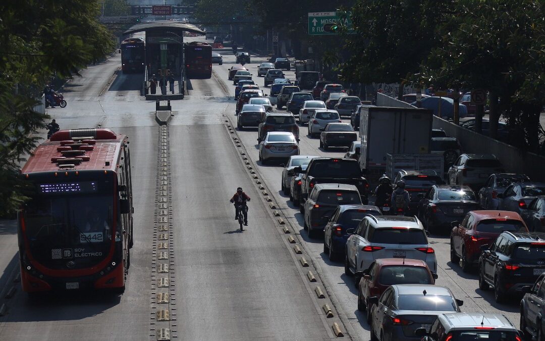 Hoy No Circula en CdMx y Edomex: Descubre qué autos descansan el lunes 5 de enero 2026