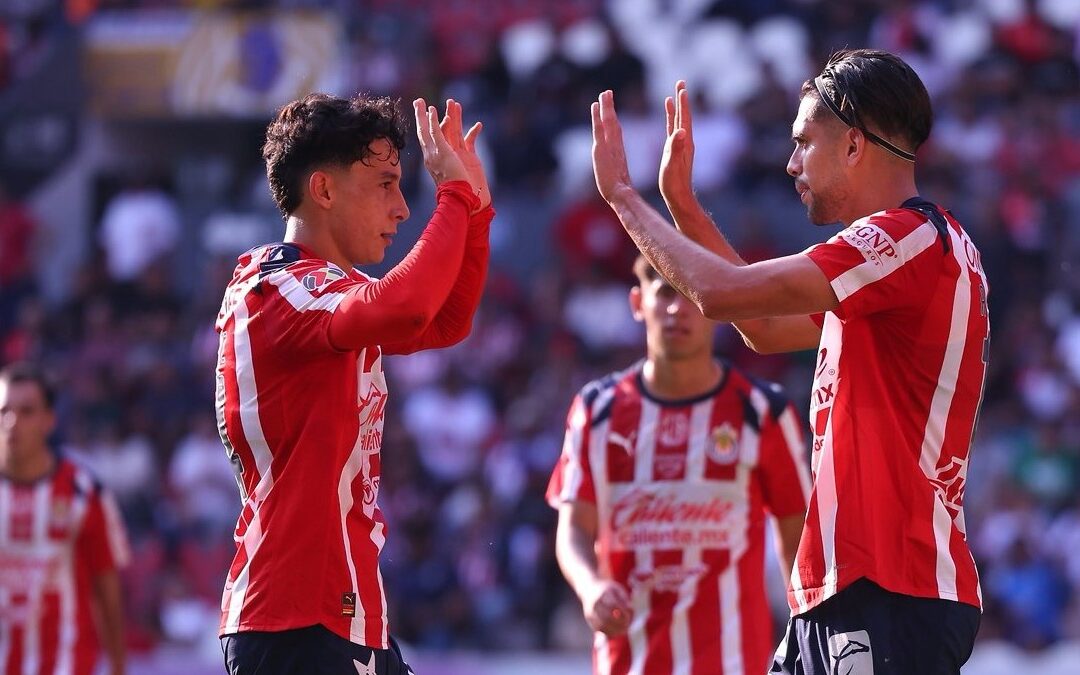 Chivas gana la medalla de bronce en la Copa Pacífica y cierra la pretemporada con éxito