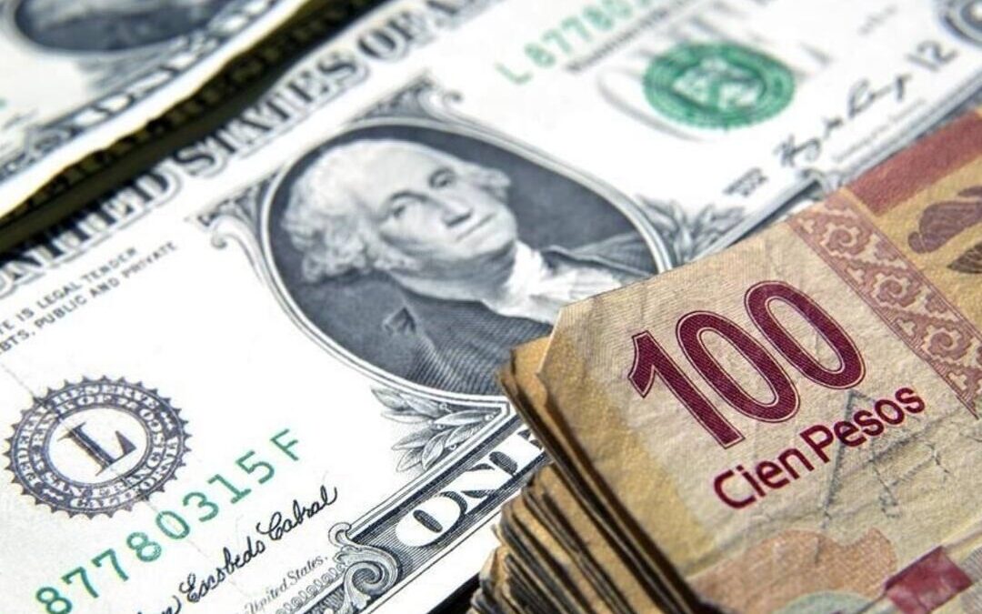 Dólar Hoy: El Peso Cai con un Tipo de Cambio de 17.98 Unidades en México