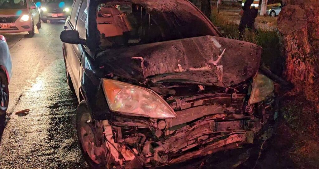 Accidente de Tráfico en Tonalá Provoca Incendio de Camioneta tras Choque