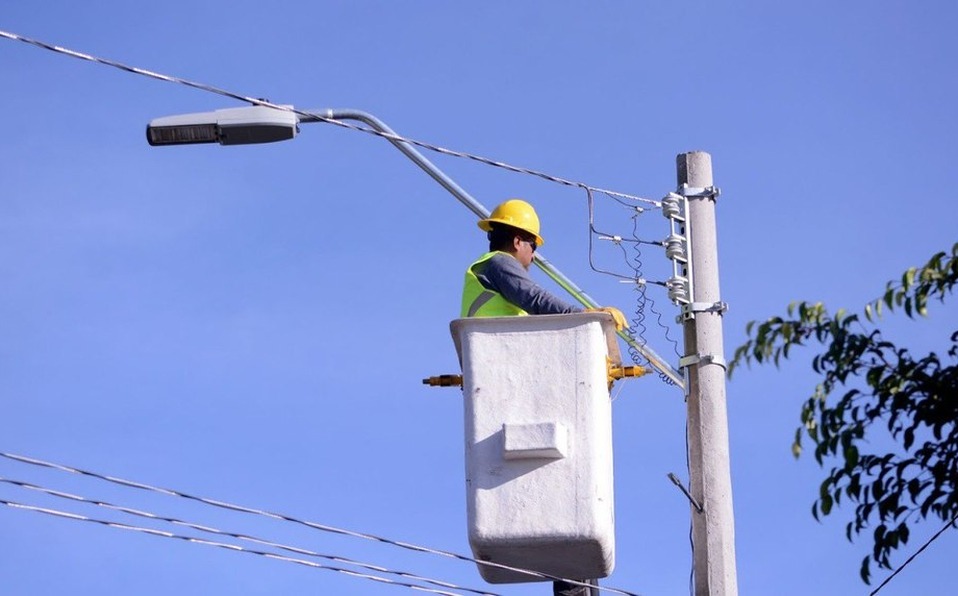 Caen un 60% las fallas en el alumbrado público de Guadalajara en 2025