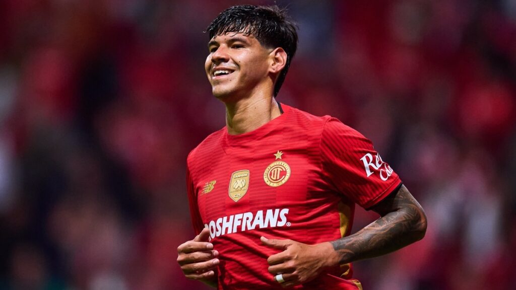 Robert Morales: Entrega total en el entrenamiento con Toluca a pesar de la ‘novela’ que lo rodea