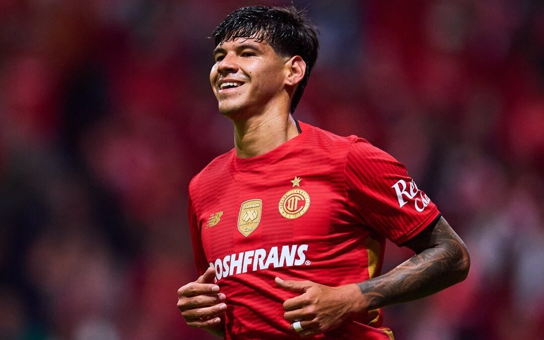 Robert Morales: Entrega total en el entrenamiento con Toluca a pesar de la ‘novela’ que lo rodea