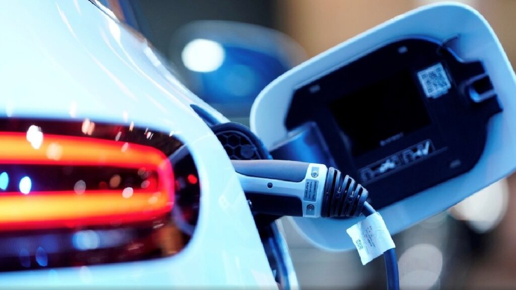 Trágico accidente: niño de 5 años arrollado por automóvil eléctrico en Orlando