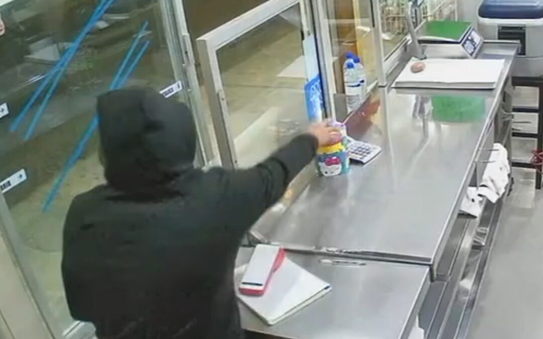 Asalto en Tortillería de Monterrey: Hombre Roba Bote de Propinas | VIDEO