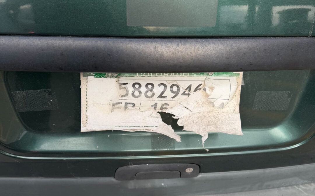 Consecuencias de Conducir con Placas Vencidas en Colorado: Evita Multas y Sanciones