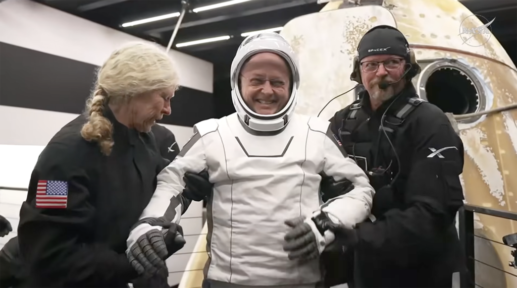 Astronautas Crew-11 Regresan a la Tierra por Emergencia Médica en San Diego