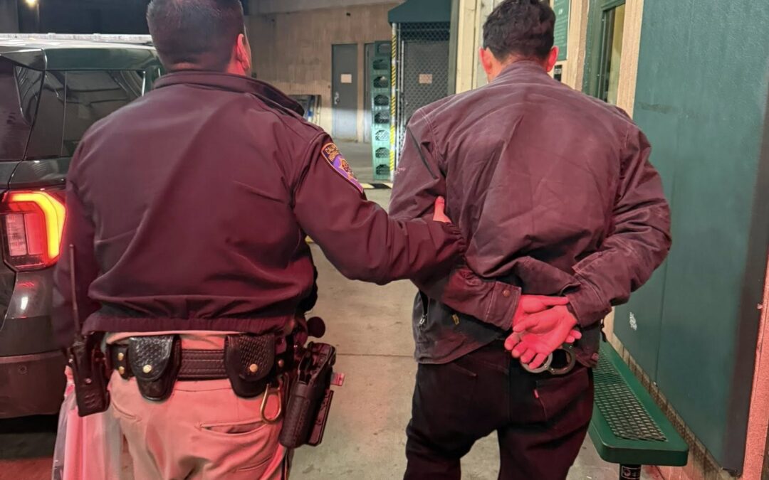 Operativo en Santa Cruz: Arresto por DUI y Confiscación de Arma de Fuego