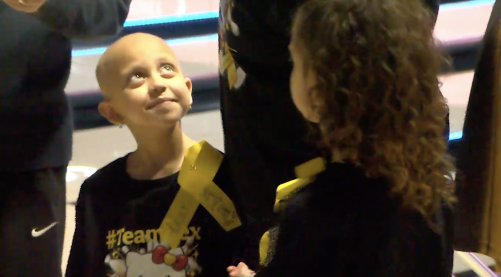 Lexi Hargrave: Una Historia de Valor y Apoyo Comunitario en su Batalla contra el Cáncer Infantil